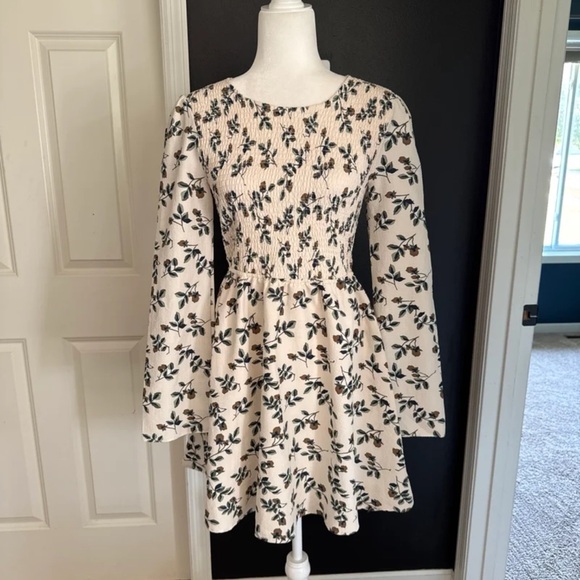 Flag & Anthem Dresses & Skirts - NWT Stitch Fix Flag & Anthem Mini Floral Dress with flared sleeves 
size Medium
